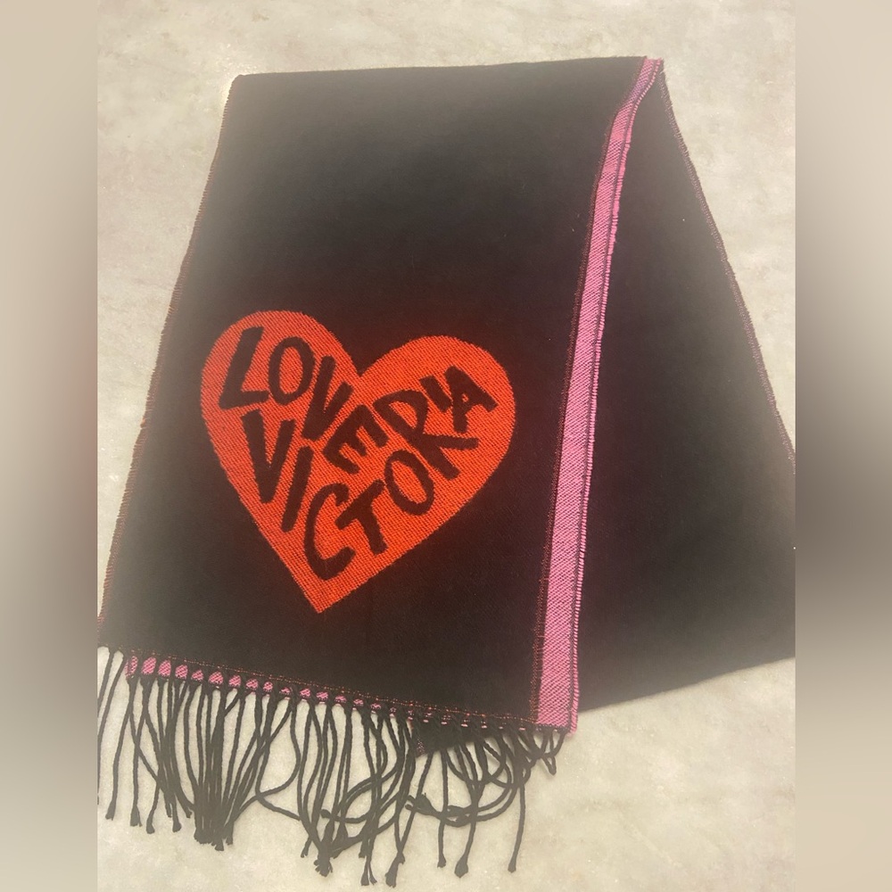Victoria's Secret Black and Red Heart Wrap